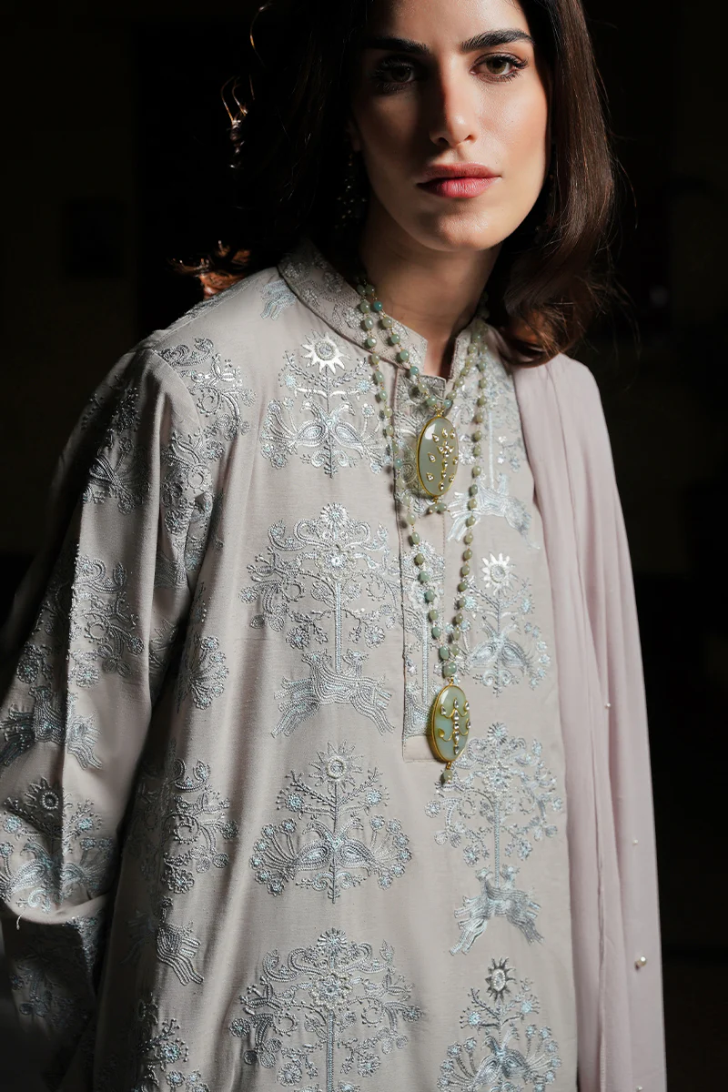 "Iris" Hand-Embroidered Set (Women) - Image 4